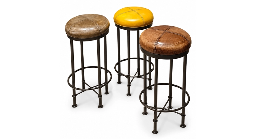 Lot de 3 tabourets de bar vintage cuir jaune, marron soutenu et vert olive