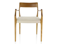 Chaise scandivave avec accoudoirs bois teinte merisier assise tissu camel
