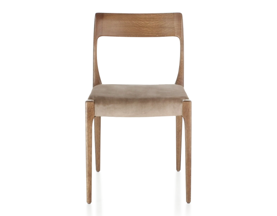 Chaise scandinave bois teinte noyer assise tissu velours taupe clair