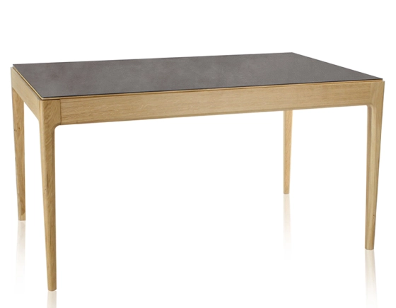Table salle à manger 6 personnes en chêne et céramique avec bois teinte naturelle et plateau céramique noir unie 140x90 cm