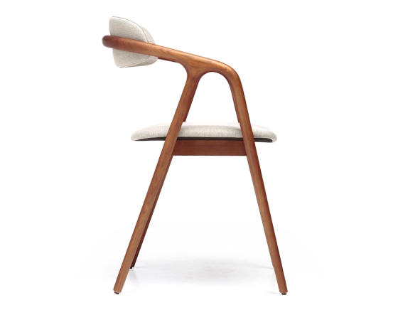 Chaise scandinave bois teinte merisier assise tissu beige naturel