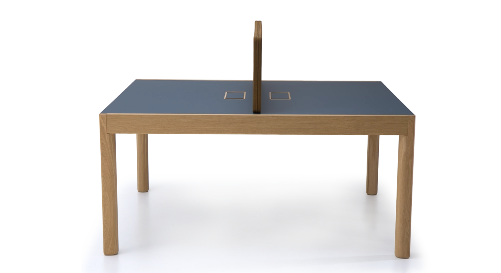 Bureau bench 2 postes chêne teinte naturelle plateau fenix bleu foncé 140x160 Bureau bench 2 postes chêne teinte naturelle plateau fenix bleu foncé 140x160