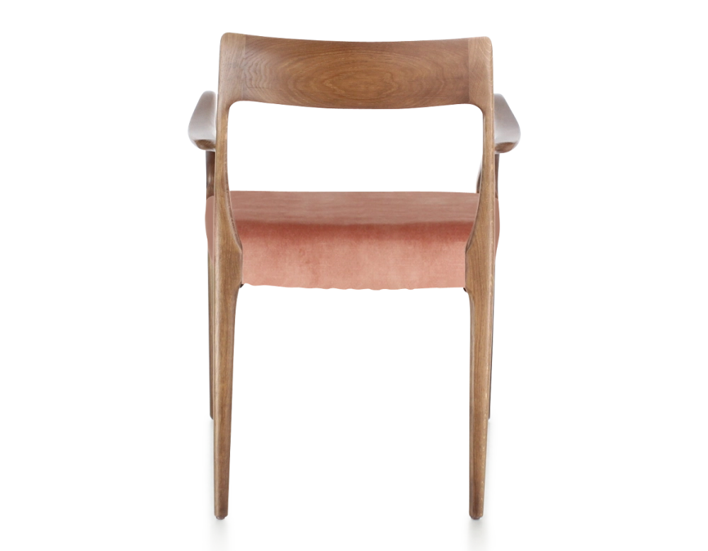 Chaise scandinave avec accoudoirs bois teinte noyer assise tissu velours rose pâle Chaise scandinave avec accoudoirs bois teinte noyer assise tissu velours rose pâle