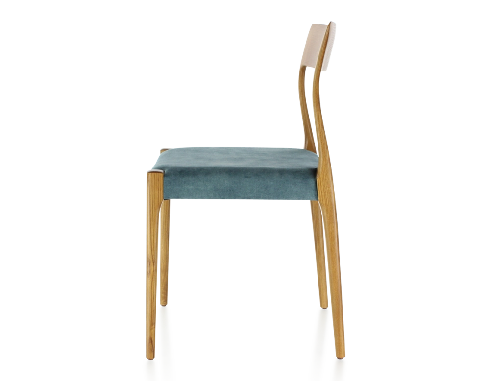 Chaise scandinave bois teinte merisier assise tissu velours bleu pétrole Chaise scandinave bois teinte merisier assise tissu velours bleu pétrole
