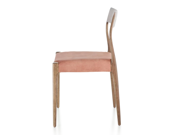 Chaise scandivave bois teinte noyer assise tissu velours rose pâle