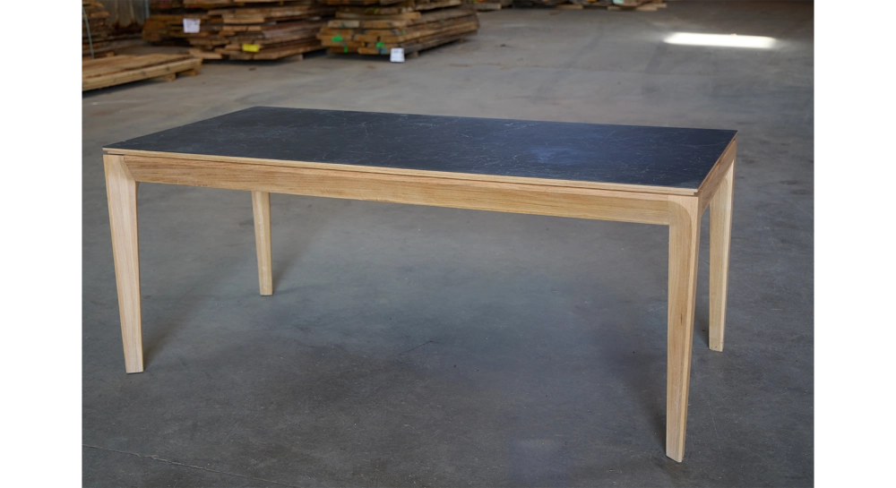 Table extensible 8 à 10 personnes en chêne et céramique allonges céramique avec bois teinte naturelle et plateau et allonges céramique ardoise 180x90 cm Table extensible 8 à 10 personnes en chêne et céramique allonges céramique avec bois teinte naturelle et plateau et allonges céramique ardoise 180x90 cm