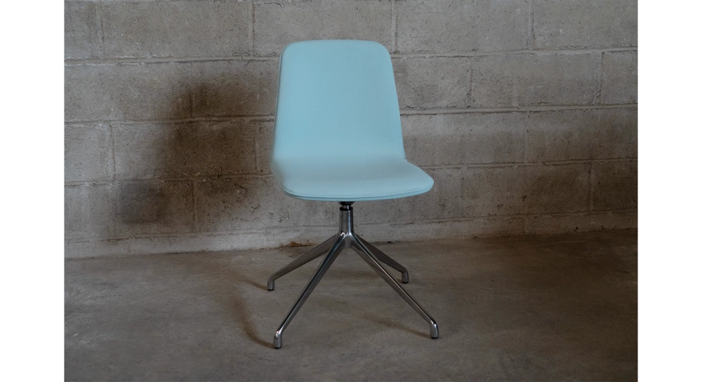 Office chair with 5 branches assise tissu bleu ciel