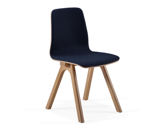 Chaise design teinte naturelle assise tissu bleu marine