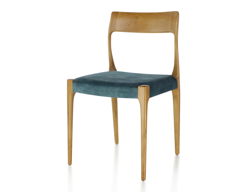 Chaise scandivave bois teinte merisier assise tissu velours bleu pétrole