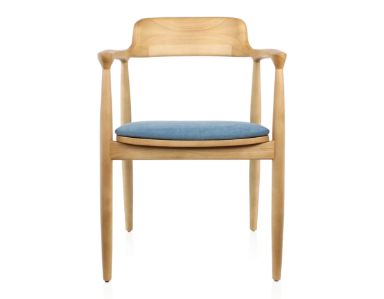 Chaise scandinave bois teinte naturelle et tissu bleu jean