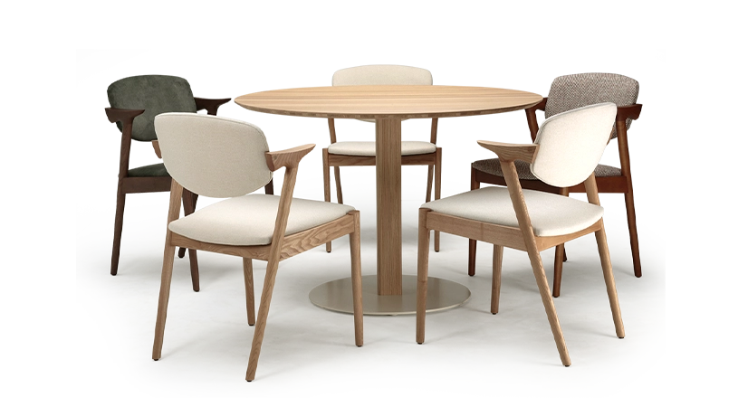 Table salle à manger ronde en chêne 4 à 6 personnes teinte naturelle plateau bois 110x110 Table salle à manger ronde en chêne 4 à 6 personnes teinte naturelle plateau bois 110x110