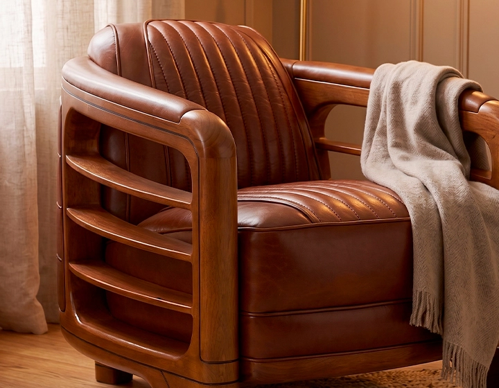 Club armchair in wood and leather marron vintage