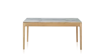 Table extensible en chêne et céramique allonges bois avec bois teinte naturelle et plateau céramique effet marbre blanc 210x100 cm