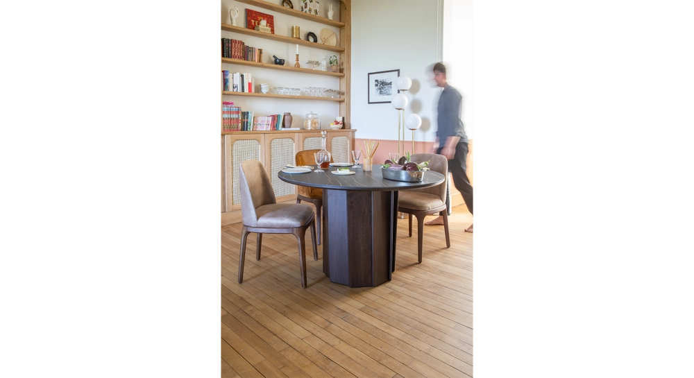 Round dining table for 8 people in oak and ceramic with dark brown stained wood and black marble effect ceramic top 160 cm Round dining table for 8 people in oak and ceramic with dark brown stained wood and black marble effect ceramic top 160 cm