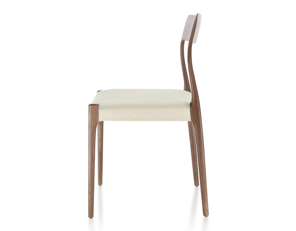 Chaise scandinave bois teinte marron foncé assise tissu chevron beige Chaise scandinave bois teinte marron foncé assise tissu chevron beige