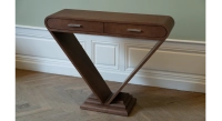 Console art déco double tiroirs bois teinte noyer Console art déco double tiroirs bois teinte noyer