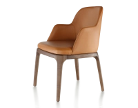 Chaise design avec accoudoirs bois teinte marron foncé et cuir caramel Chaise design avec accoudoirs bois teinte marron foncé et cuir caramel