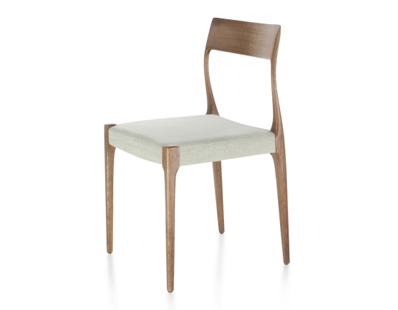 Chaise scandinave bois teinte noyer assise tissu beige naturel