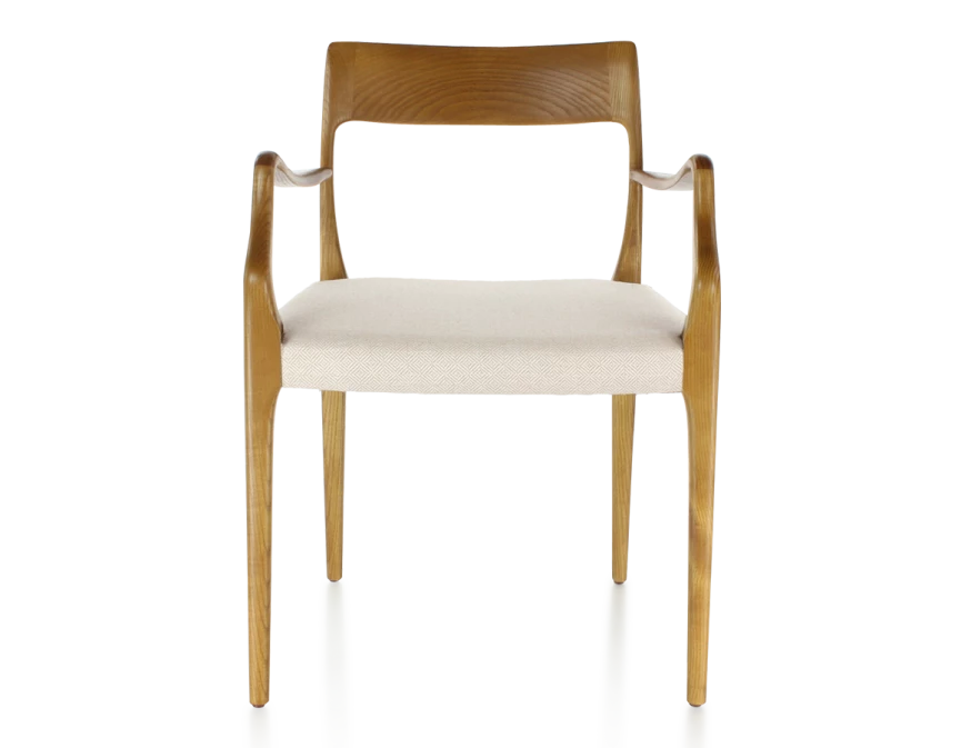 Chaise scandivave avec accoudoirs bois teinte merisier assise tissu chevron beige