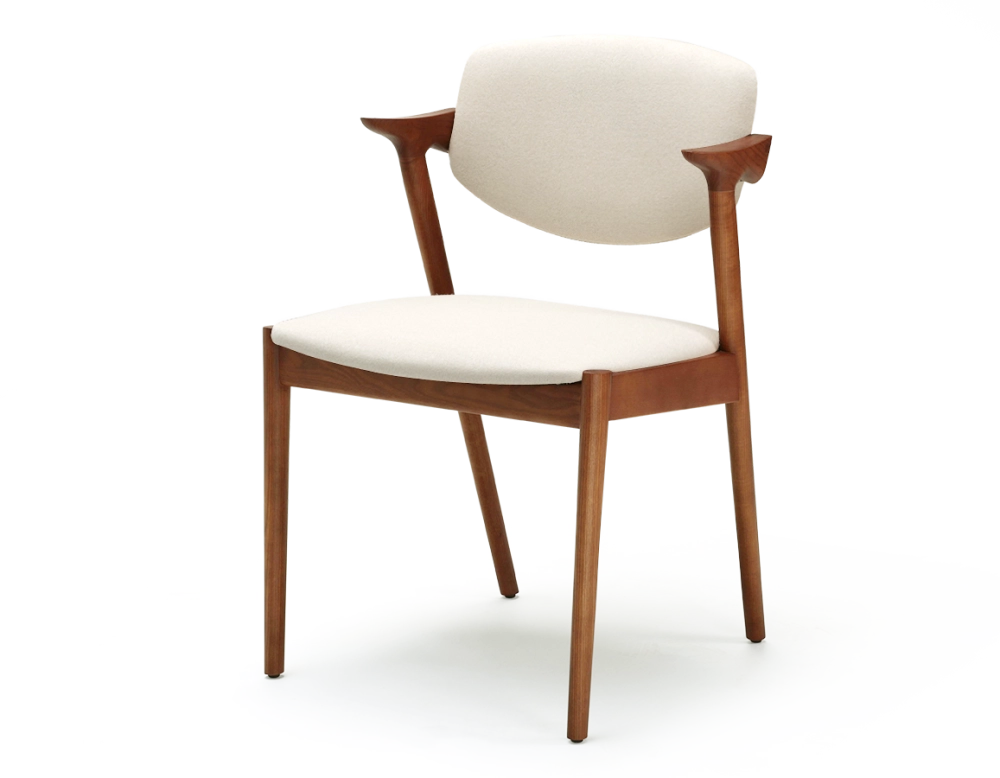 Chaise scandinave bois teinte merisier assise tissu blanc cassé Chaise scandinave bois teinte merisier assise tissu blanc cassé