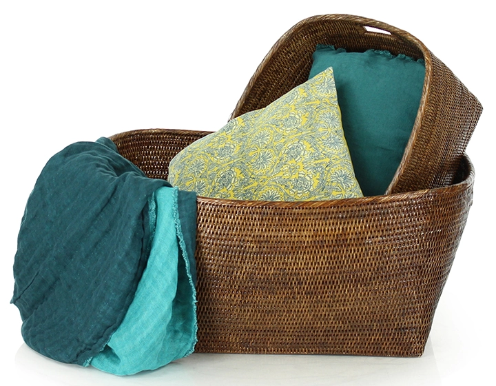 Panier de rangement en rotin brun avec anses moyen modèle Panier de rangement en rotin brun avec anses moyen modèle