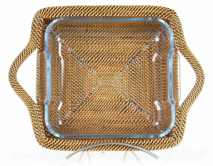 Plat pyrex carré avec support en fleur de rotin Plat pyrex carré avec support en fleur de rotin
