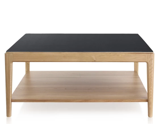 Table basse carrée en chêne et céramique avec tablette en bois teinte naturelle plateau céramique noir unie 100x100 cm