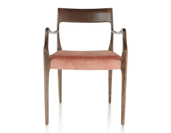 Chaise scandinave avec accoudoirs bois teinte marron foncé assise tissu velours rose pâle