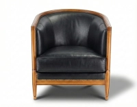 Fauteuil ancien accoudoirs moulurés bois teinte ancienne et cuir noir