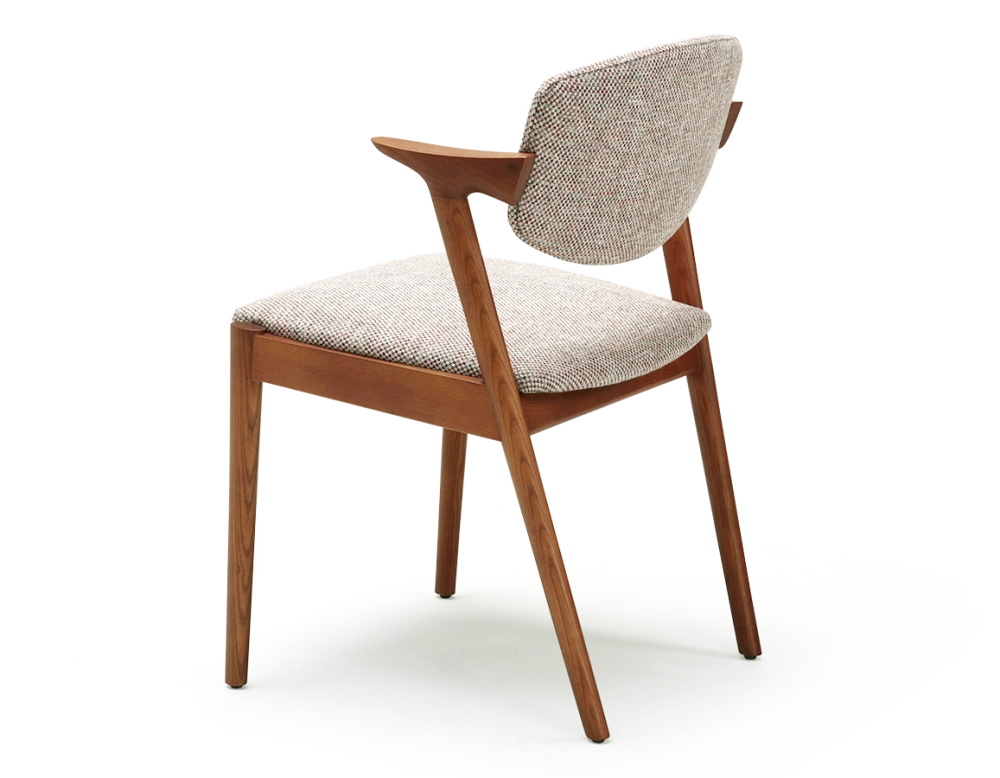 Chaise scandinave bois teinte merisier assise tissu fusion Chaise scandinave bois teinte merisier assise tissu fusion