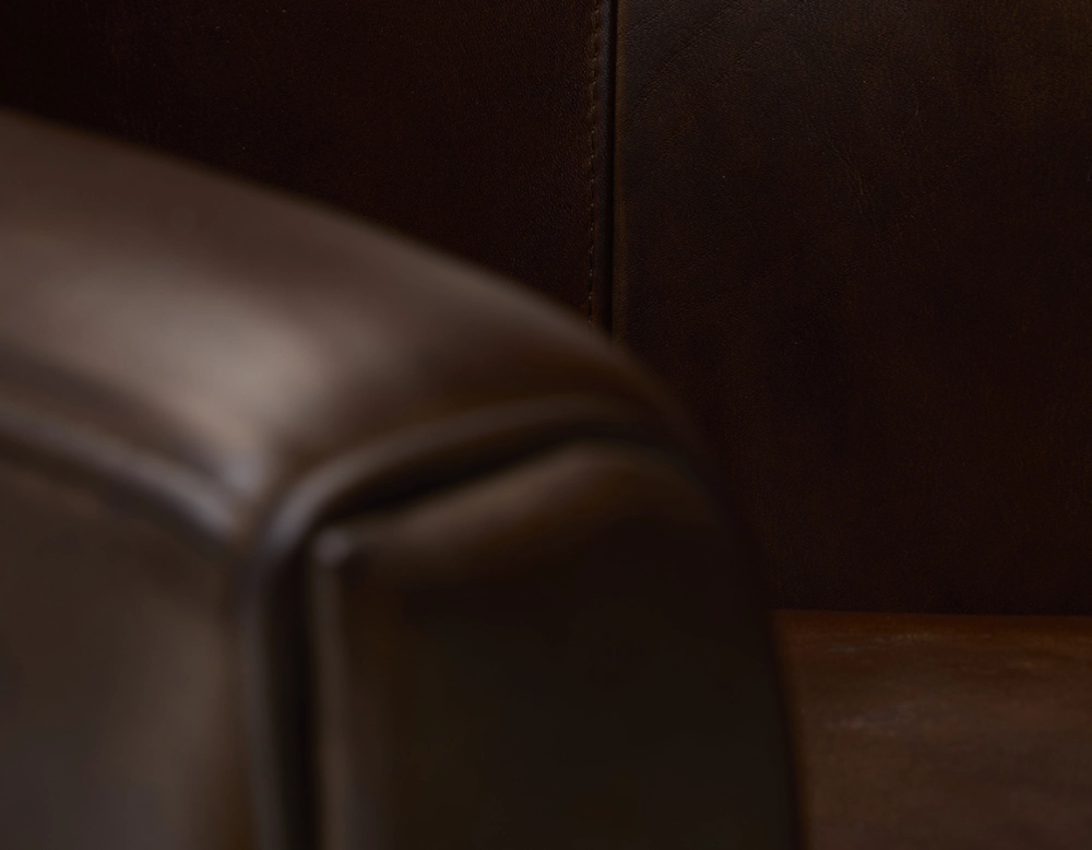 Fauteuil club cuir marron soutenu Fauteuil club cuir marron soutenu