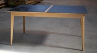 Table extensible 8 à 10 personnes en chêne et céramique allonges bois avec bois teinte naturelle et plateau céramique effet ardoise 160x90 cm Table extensible 8 à 10 personnes en chêne et céramique allonges bois avec bois teinte naturelle et plateau céramique effet ardoise 160x90 cm