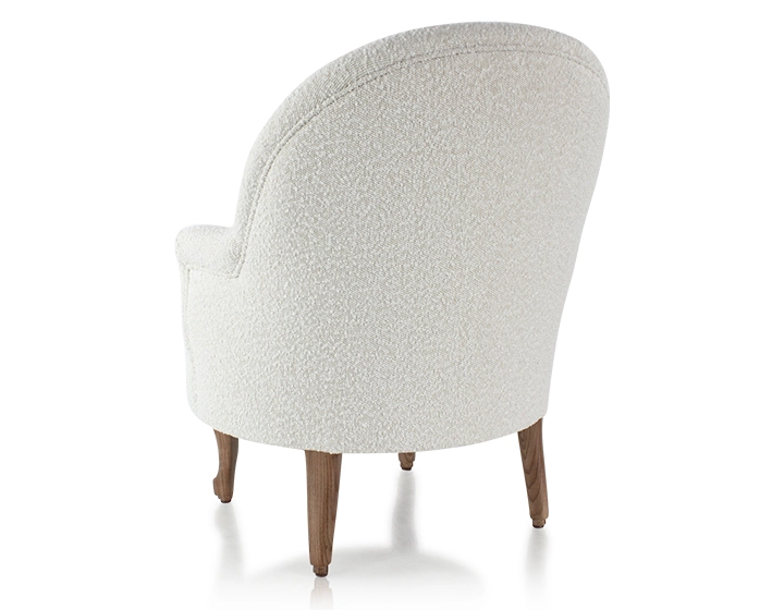 Fauteuil crapaud avec accoudoirs pieds bois teinte noyer et tissu bouclé blanc Fauteuil crapaud avec accoudoirs pieds bois teinte noyer et tissu bouclé blanc