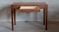 Bureau design en noyer teinte naturelle l100 cm