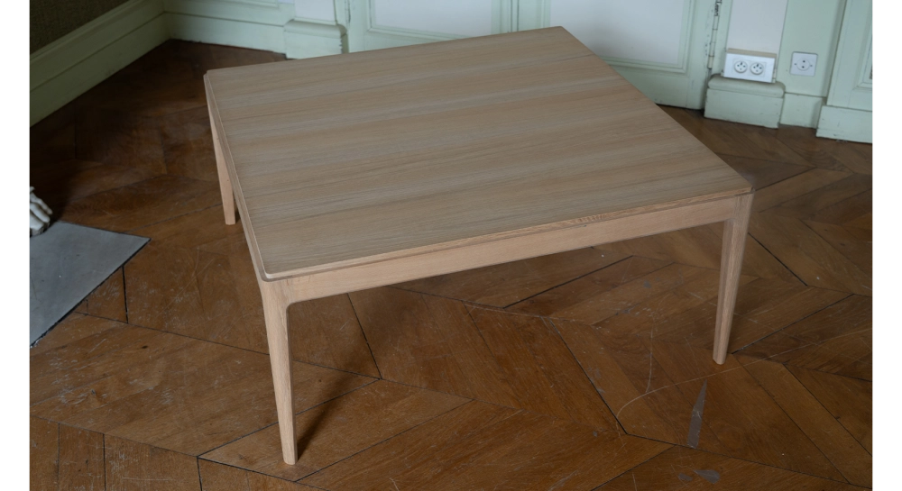 Extensible table for 6 to 10 people in oak and ceramic with wood extensions with natural wood finish and ossido ceramic top. 160x100 cm