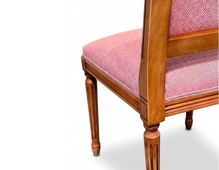 Chaise ancienne style Louis XVI dossier canné assise tissu chevron bordeaux