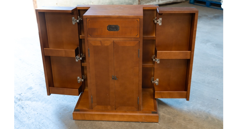 Meuble de bar style marine bois teinte merisier Meuble de bar style marine bois teinte merisier