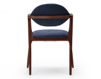 Chaise design avec accoudoirs bois teinte merisier et tissu bleu océan Chaise design avec accoudoirs bois teinte merisier et tissu bleu océan
