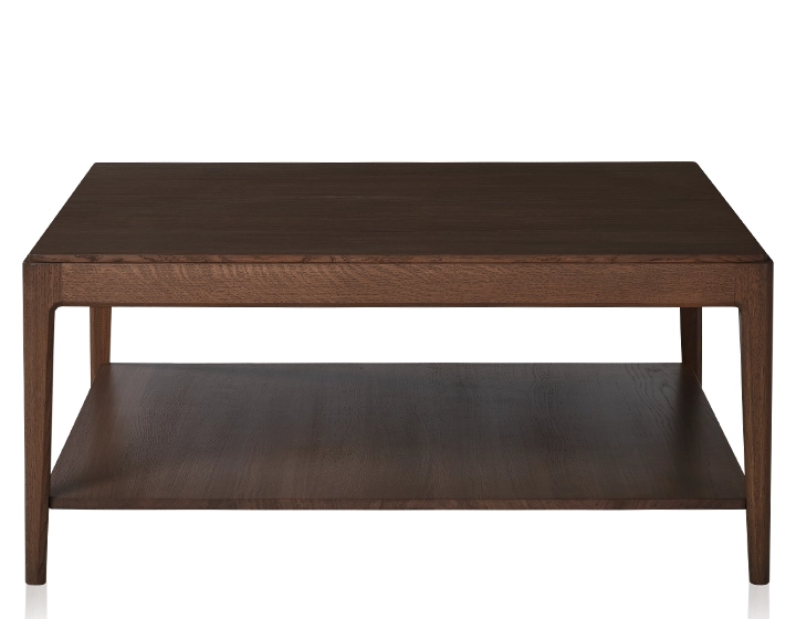 Table basse carrée en chêne avec tablette teinte marron foncé 100x100 cm Table basse carrée en chêne avec tablette teinte marron foncé 100x100 cm