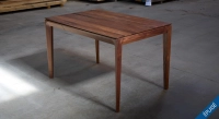 Bureau design en noyer teinte naturelle l120 cm Bureau design en noyer teinte naturelle l120 cm