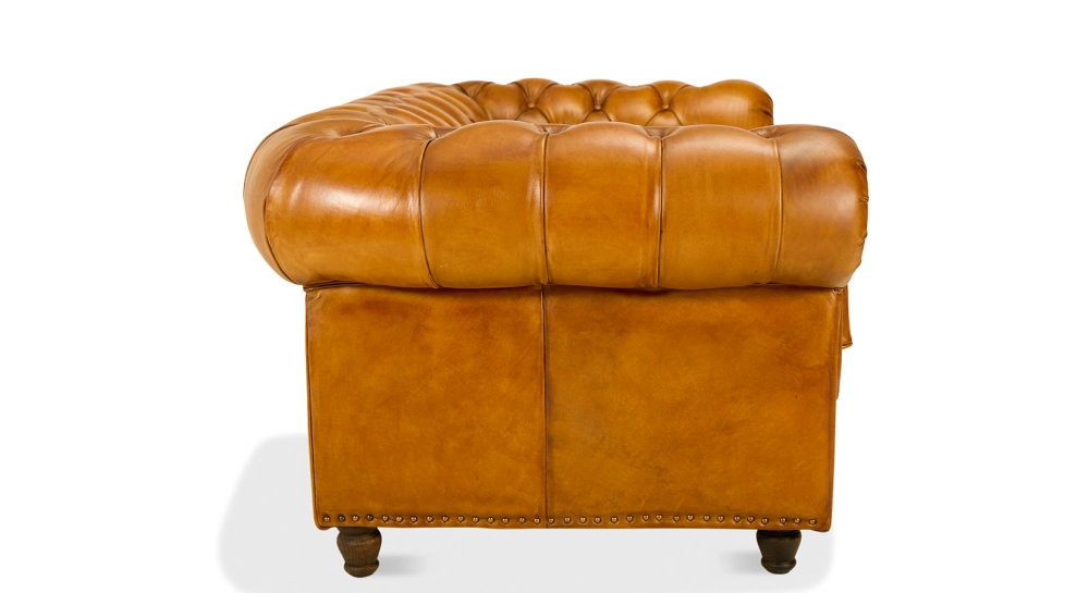 Canapé Chesterfield cuir 2 places cognac accoudoirs cloutés Canapé Chesterfield cuir 2 places cognac accoudoirs cloutés