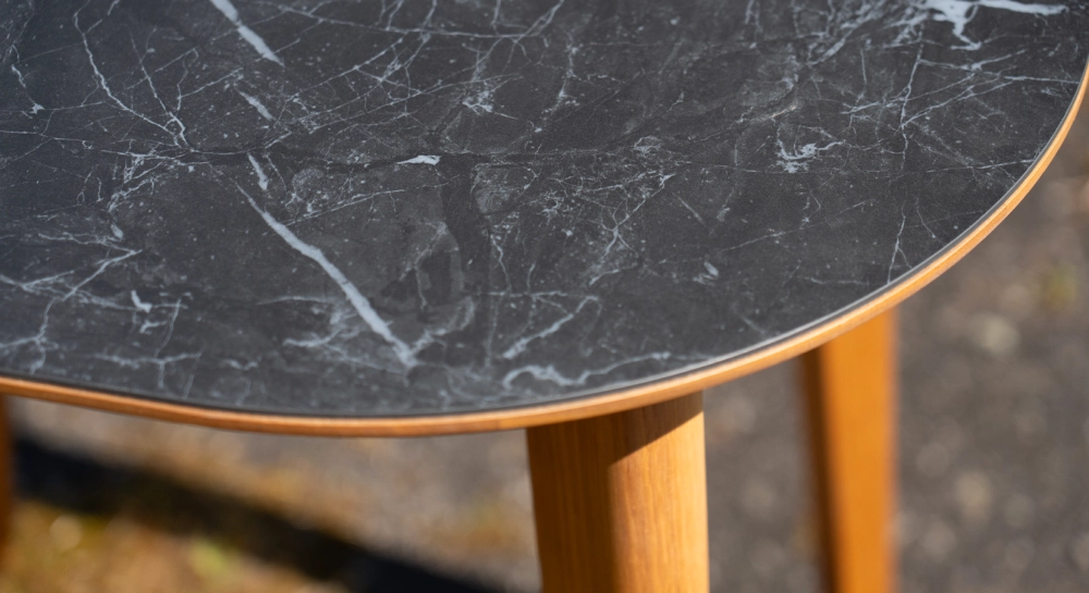 Table salle a manger carré en chêne et céramique bois teinte naturelle plateau céramique effet ardoise 90x90 cm Table salle a manger carré en chêne et céramique bois teinte naturelle plateau céramique effet ardoise 90x90 cm