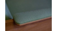 Sillón de diseño con reposabrazos roble natural asiento tejido verde manzana