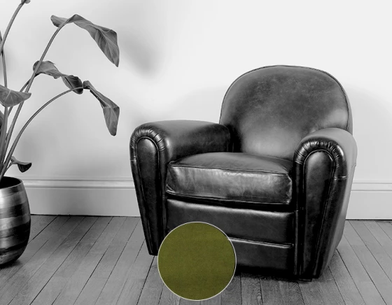 Fauteuil club cuir vert olive accoudoirs passepoil