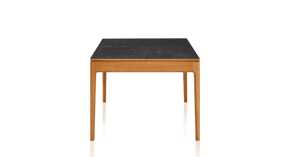 Table salle à manger en chêne et céramique 6 personnes avec bois teinte merisier et plateau céramique effet ardoise 140x100 cm Table salle à manger en chêne et céramique 6 personnes avec bois teinte merisier et plateau céramique effet ardoise 140x100 cm
