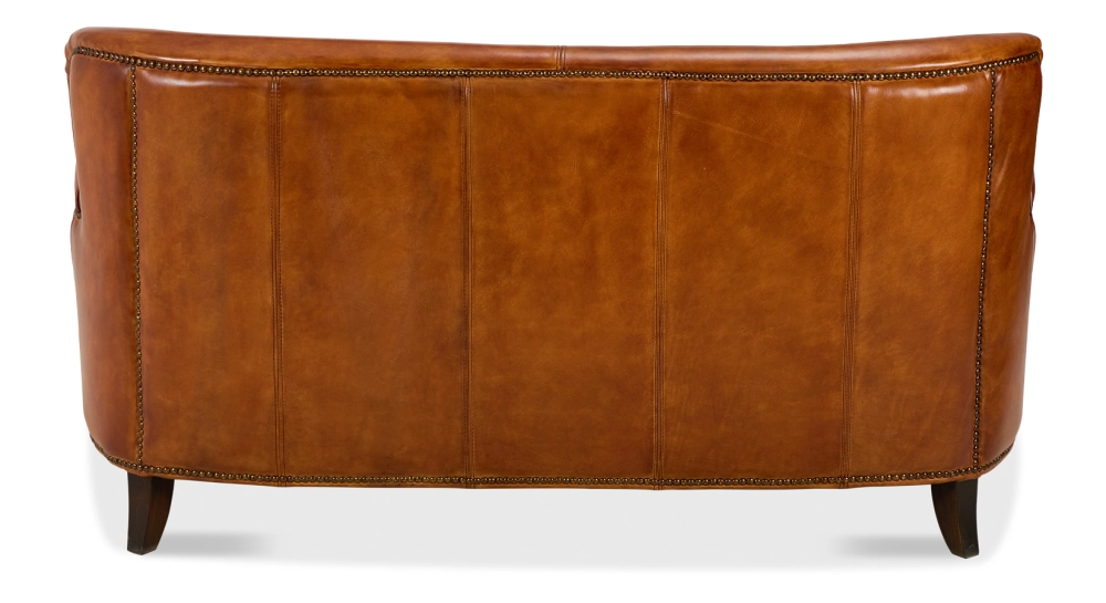 Canapé club cuir 2 places marron clair accoudoirs cloutés Canapé club cuir 2 places marron clair accoudoirs cloutés