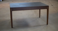 Table extensible 6 à 12 personnes en chêne et céramique allonges bois avec bois teinte marron foncé et plateau céramique effet marbre noir 140x100 cm Table extensible 6 à 12 personnes en chêne et céramique allonges bois avec bois teinte marron foncé et plateau céramique effet marbre noir 140x100 cm