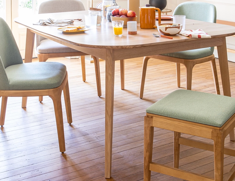 Table extensible en chêne 6 à 12 personnes avec plateau et allonges bois teinte naturelle 140x100 cm Table extensible en chêne 6 à 12 personnes avec plateau et allonges bois teinte naturelle 140x100 cm