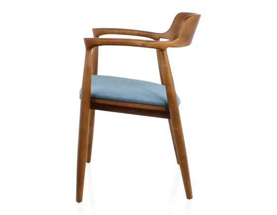 Chaise scandinave bois teinte merisier et tissu bleu jean