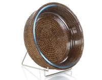 Round pyrex dish with brown rattan stand Round pyrex dish with brown rattan stand